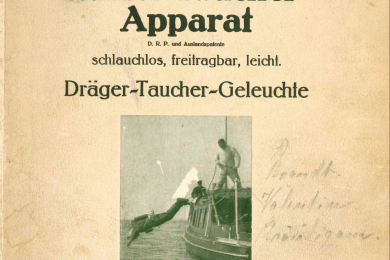 Katalogdeckblatt mit Werbetext und Abbildung eines Tauchers, der ins Wasser springt