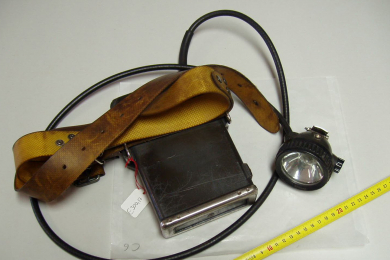eine Akku-Grubenlampe mit Gürtel