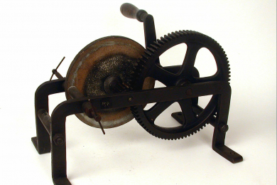 Stahlmühle aus der Sammlung eines Lampenherstellers