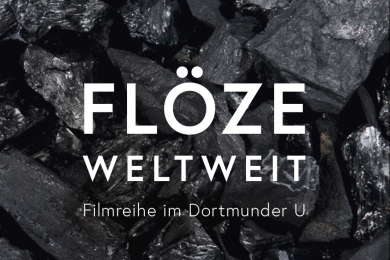 Ausstellungsplakat mit Aufschrift Flöze Weltweit und Kohlebrocken