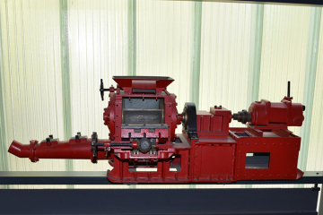 : In der ehemaligen Ausstellungshalle zum Thema Gewinnung wurde auch das Modell der Blasversatzmaschine der A. Beien GmbH, Herne, gezeigt.