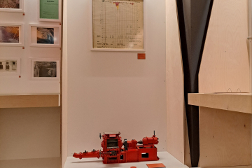 Modell einer Maschine in einer Ausstellung im Deutschen Bergbau-Museum Bochum