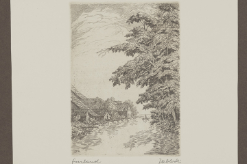 Monochrome Druckgrafik, die einen Wasserlauf zeigt, der links von Häusern und rechts von Bäumen gesäumt ist