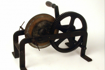 Stahlmühle aus der Sammlung eines Lampenherstellers